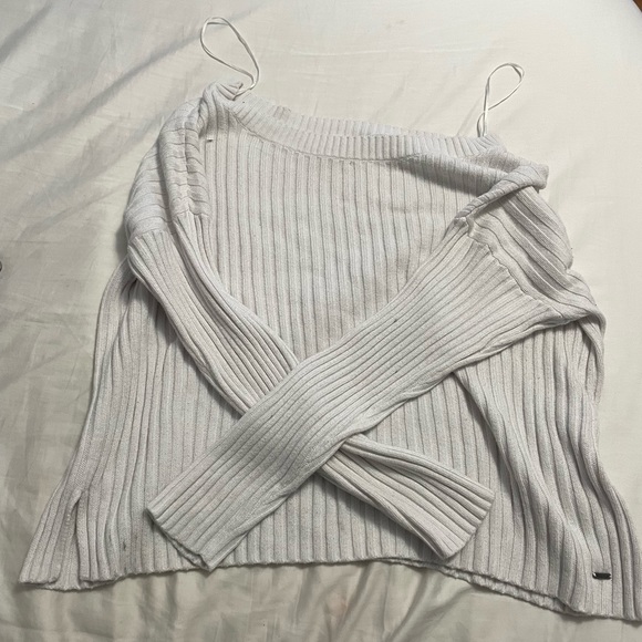 white sweater. wide shoulder - Picture 1 of 5